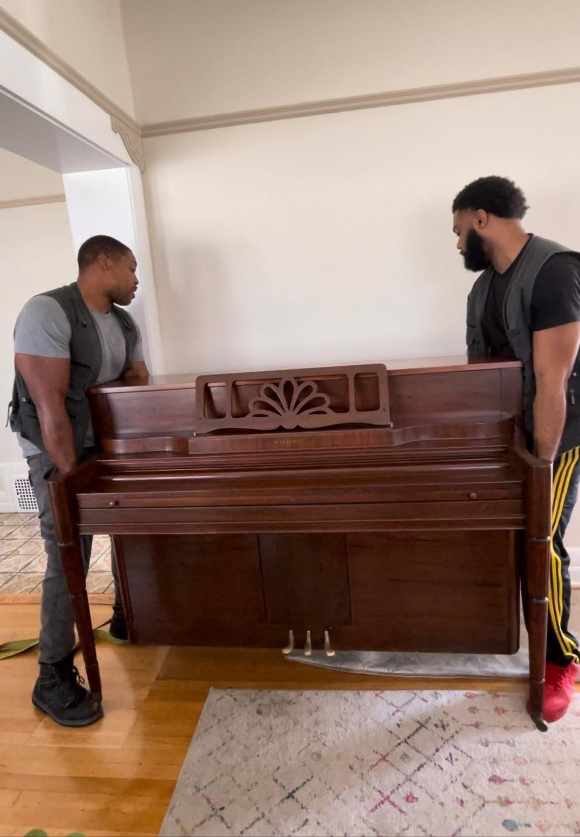 Piano & Safe Delivery